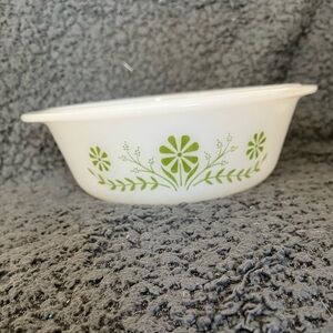 Glassbake J 514 Green Daisy 2 QT casserole dish